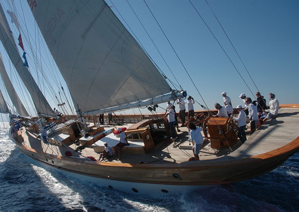 A gulet which can sail